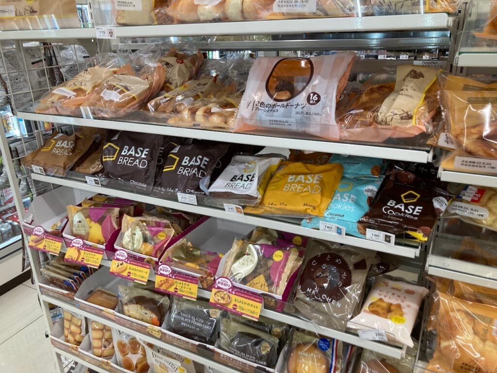 ベースブレッドはコンビニに売っている？