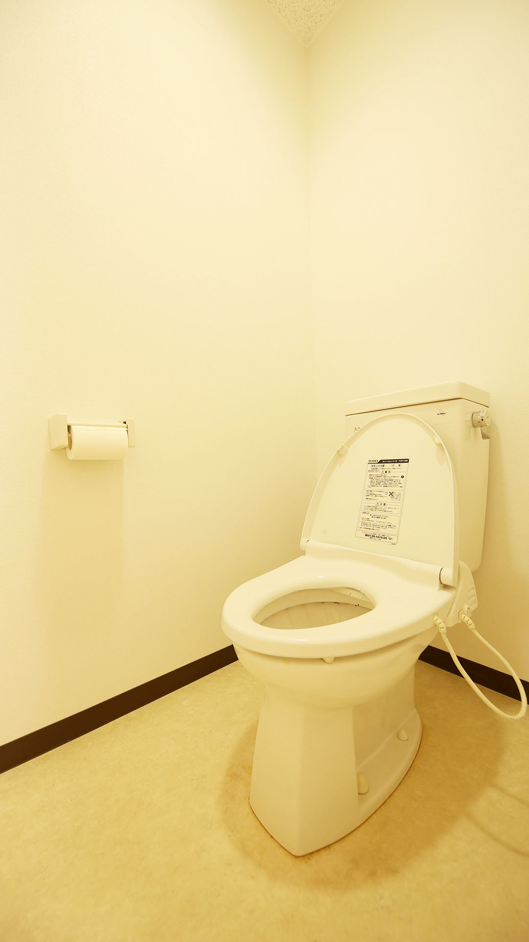 板橋区役所前のトイレ01