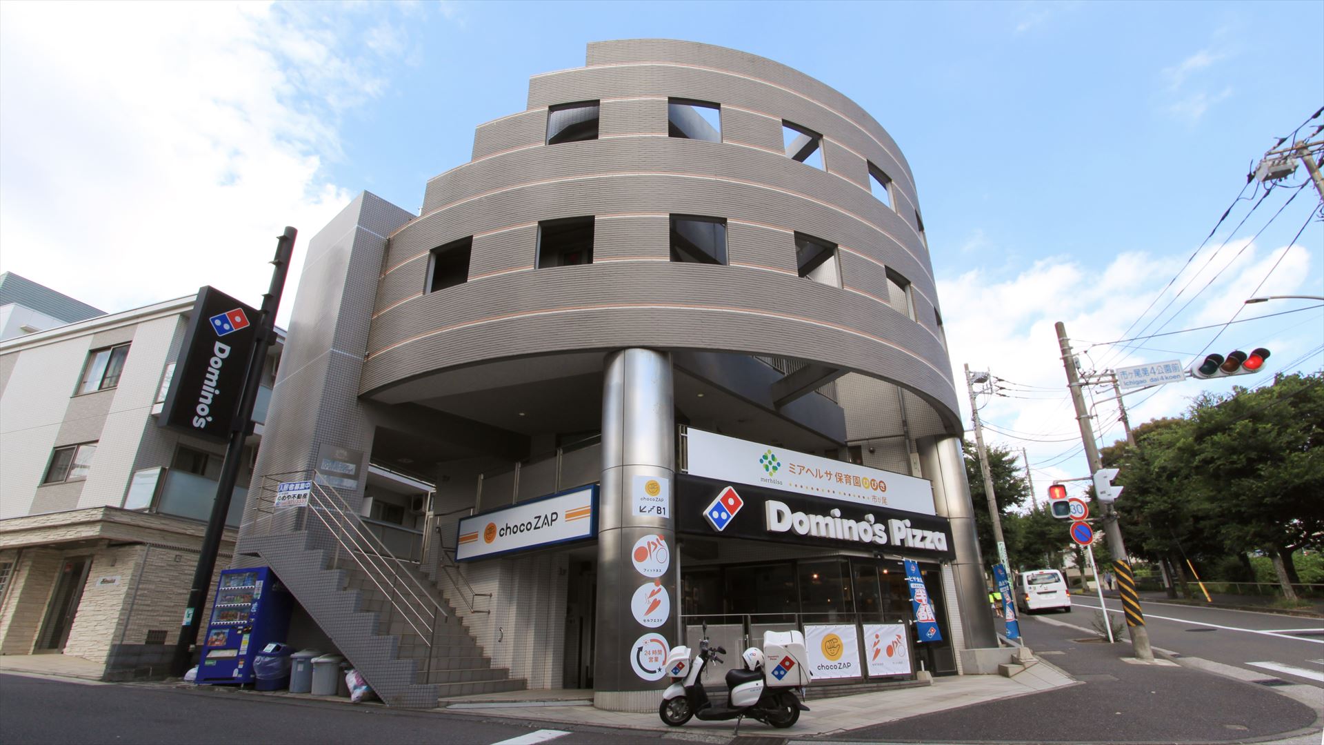 市が尾店の外観01