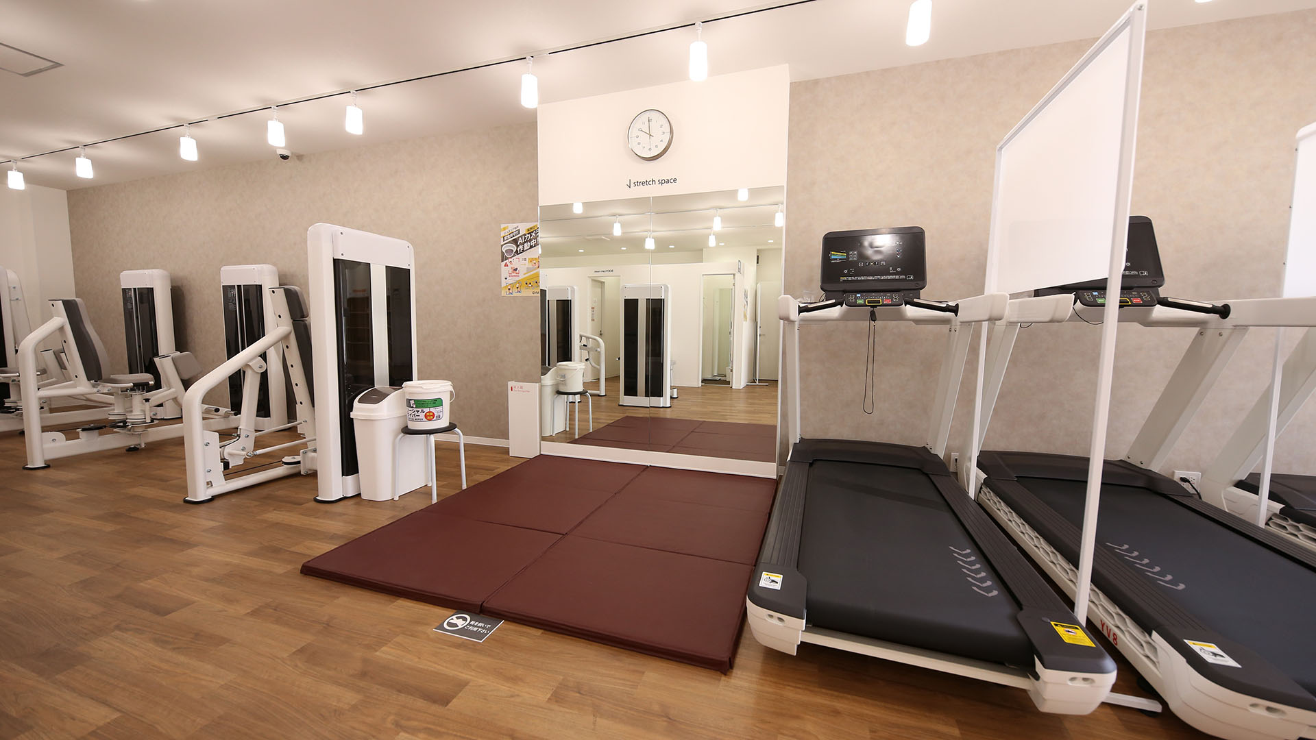 北池袋店のストレッチスペース01