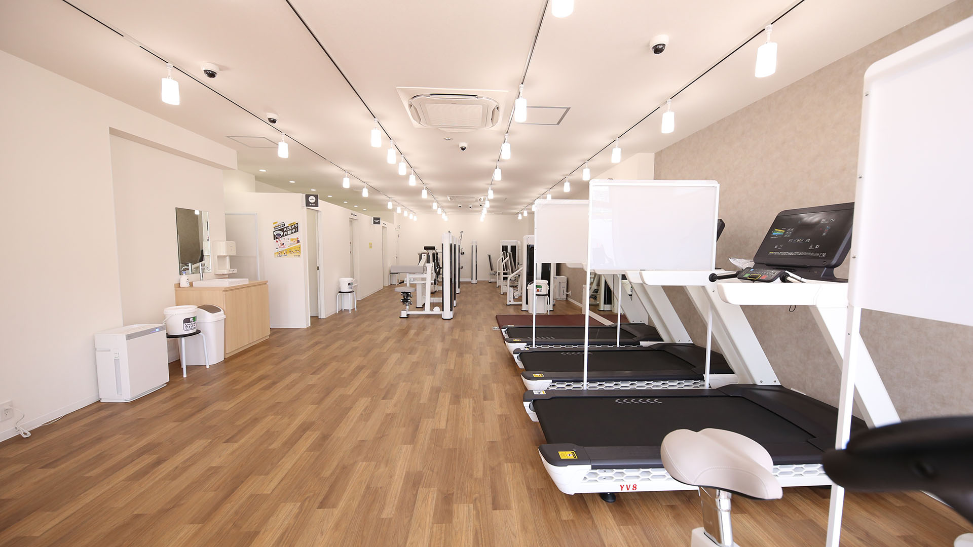 北池袋店の店舗内観01