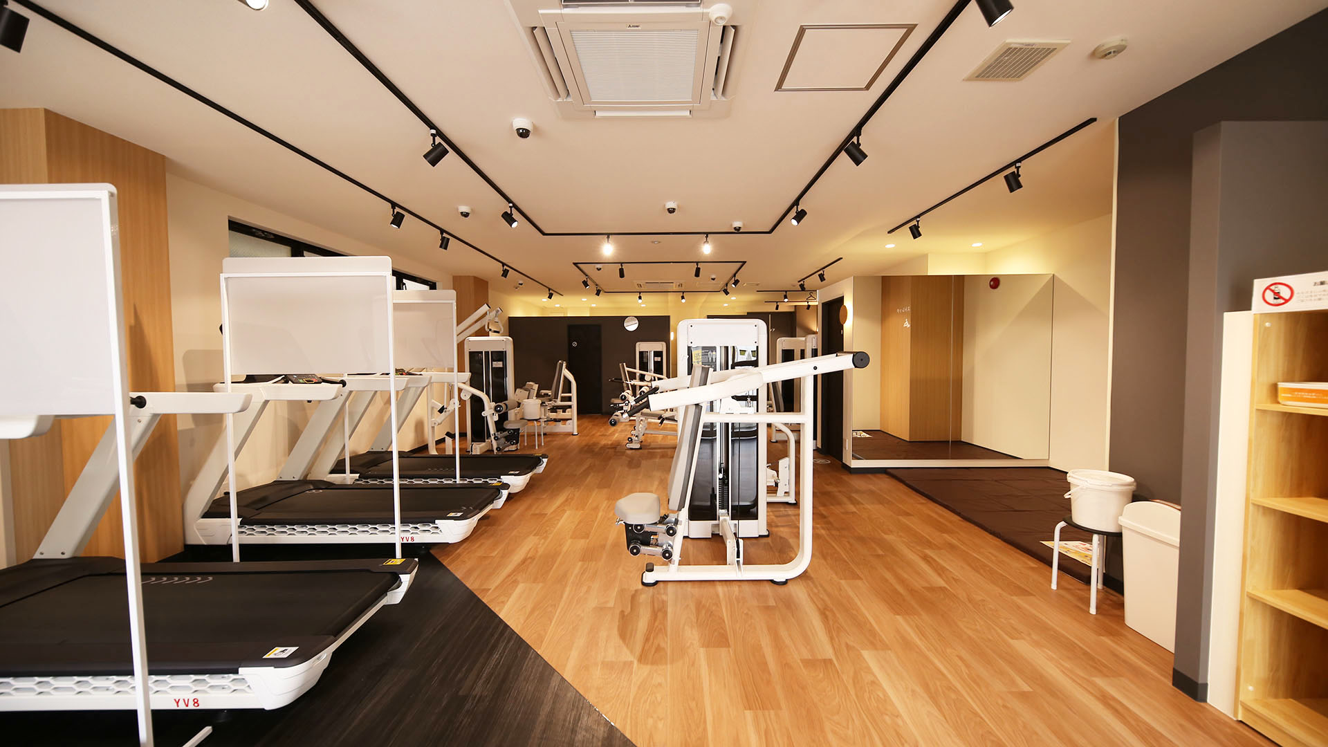 上井草店の店舗内観01